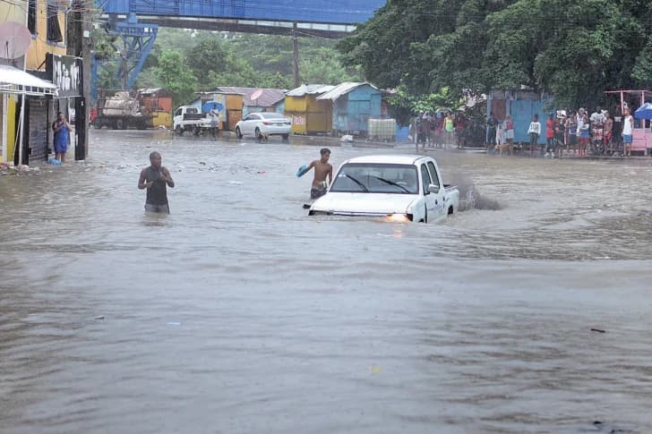 Imagen para: Alerta amarilla sube a 11 provincias mientras 12 se mantienen verdes: ¿Qué significa para la Costa Dominicana?